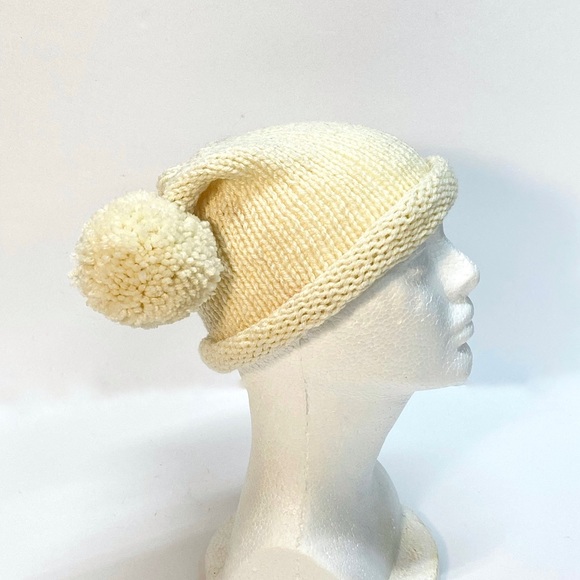 NWT Hand Knit Childs Double Pom Pom Beanie Hat with Rolled Brim Size 3-8 Years - Picture 9 of 9